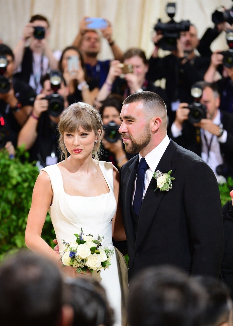 Taylor Swift And Travis Kelce